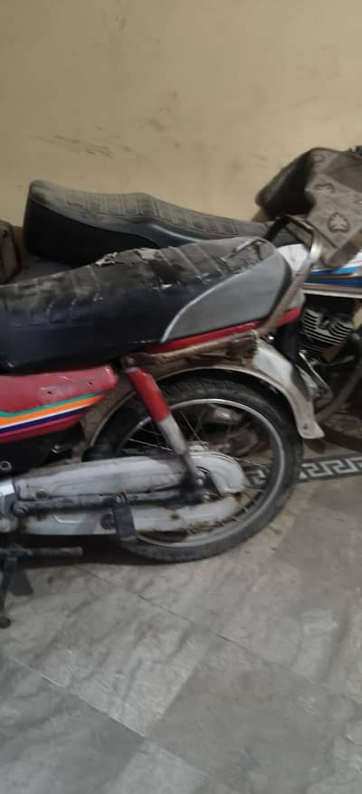 Selling CD 70 2011 Model For sale