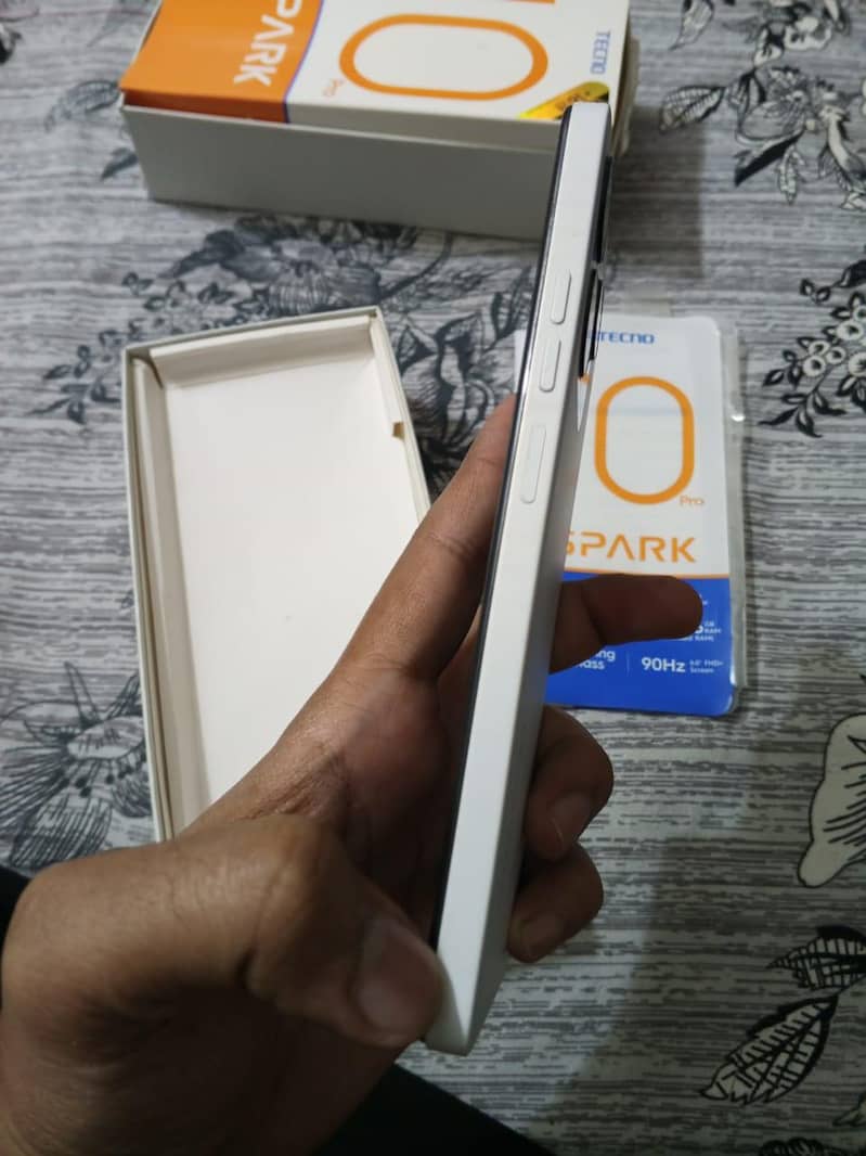 Tecno Spark 10 Pro 4