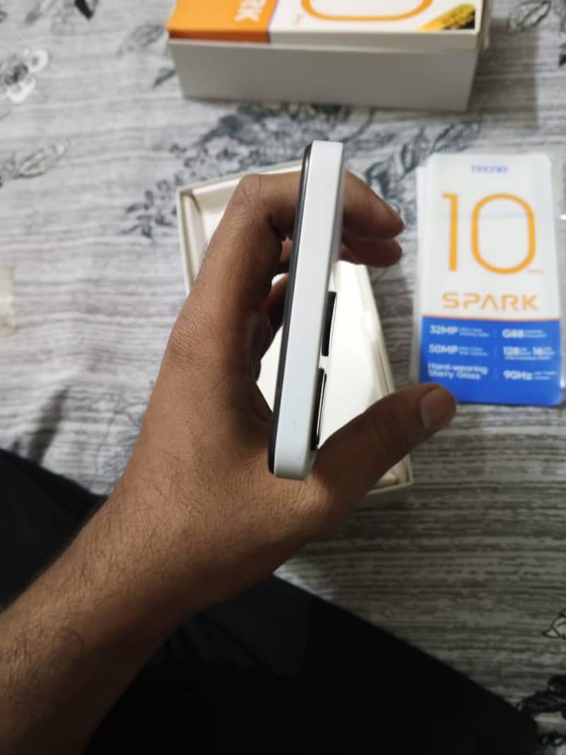 Tecno Spark 10 Pro 8