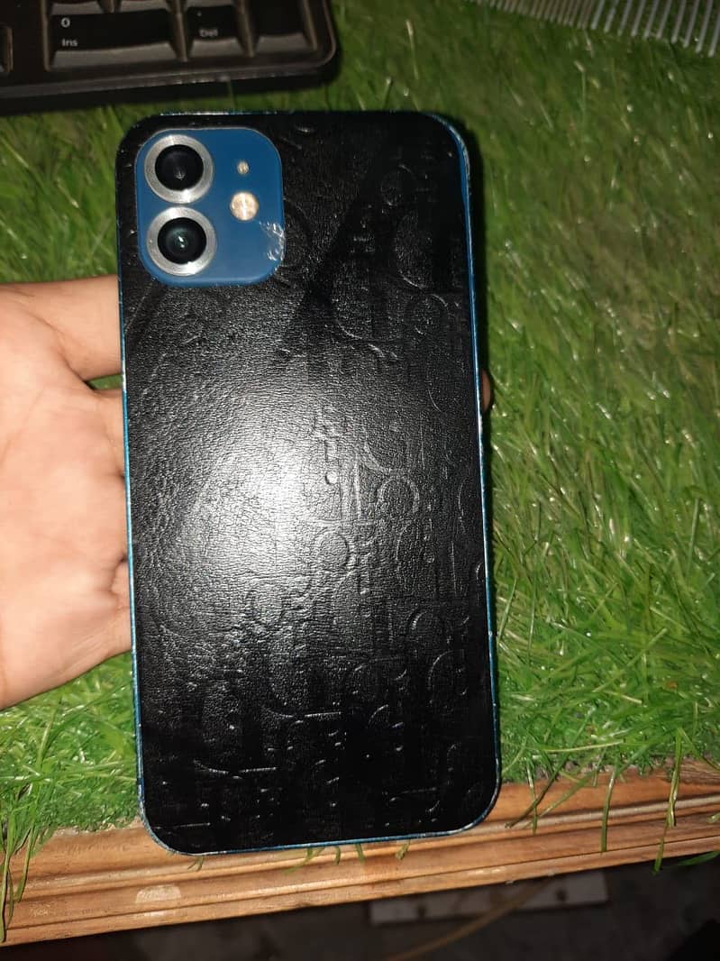 Apple iPhone 12 6