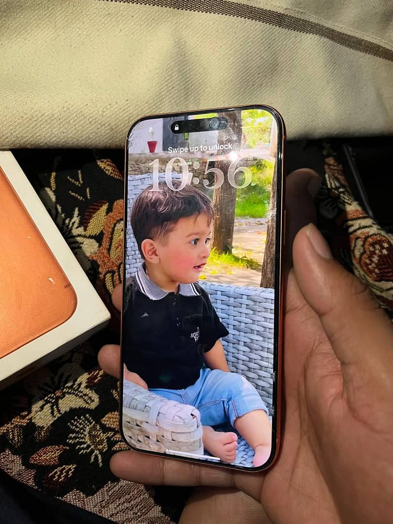 Apple iPhone 17 Pro Max 4
