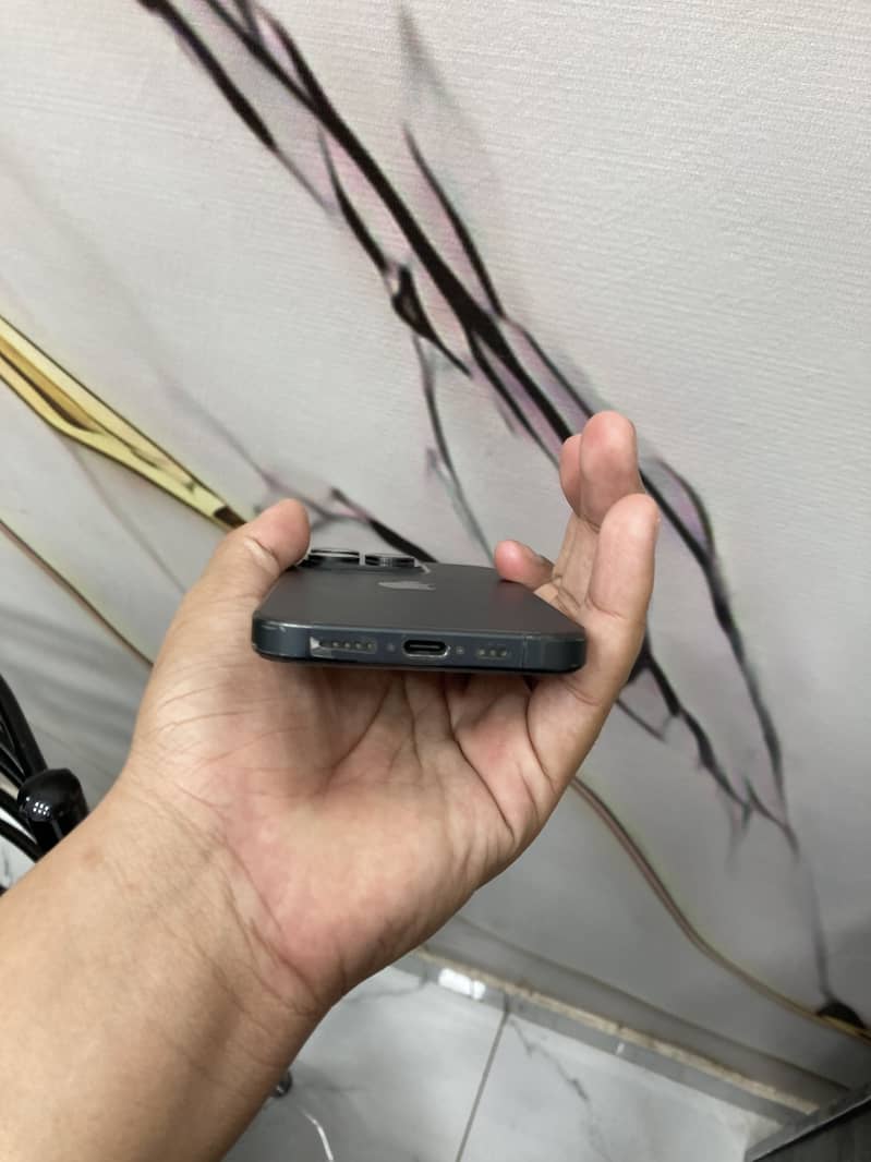 Apple iPhone 15 Pro 8
