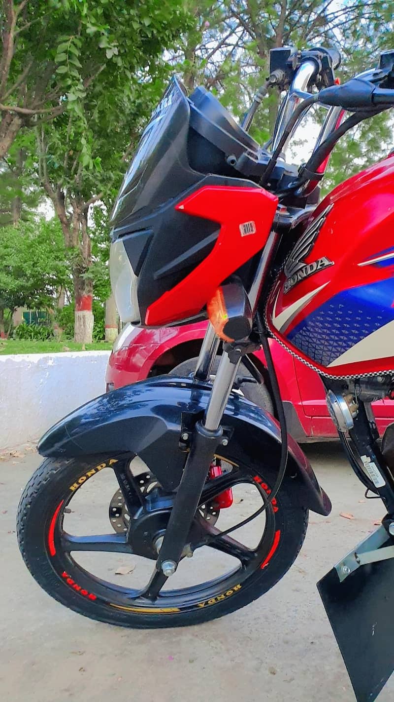 Honda cb125F 5