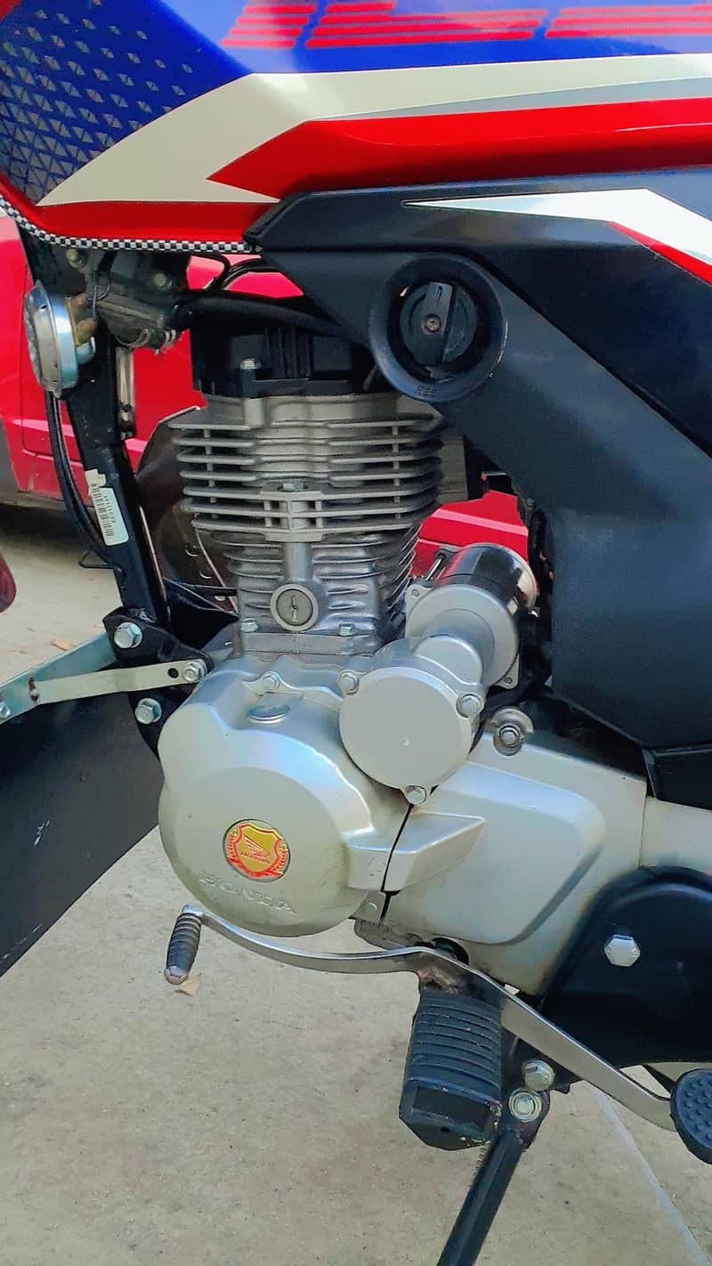 Honda cb125F 6