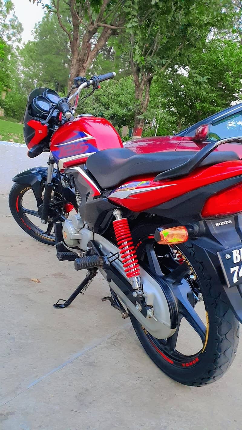 Honda cb125F 7