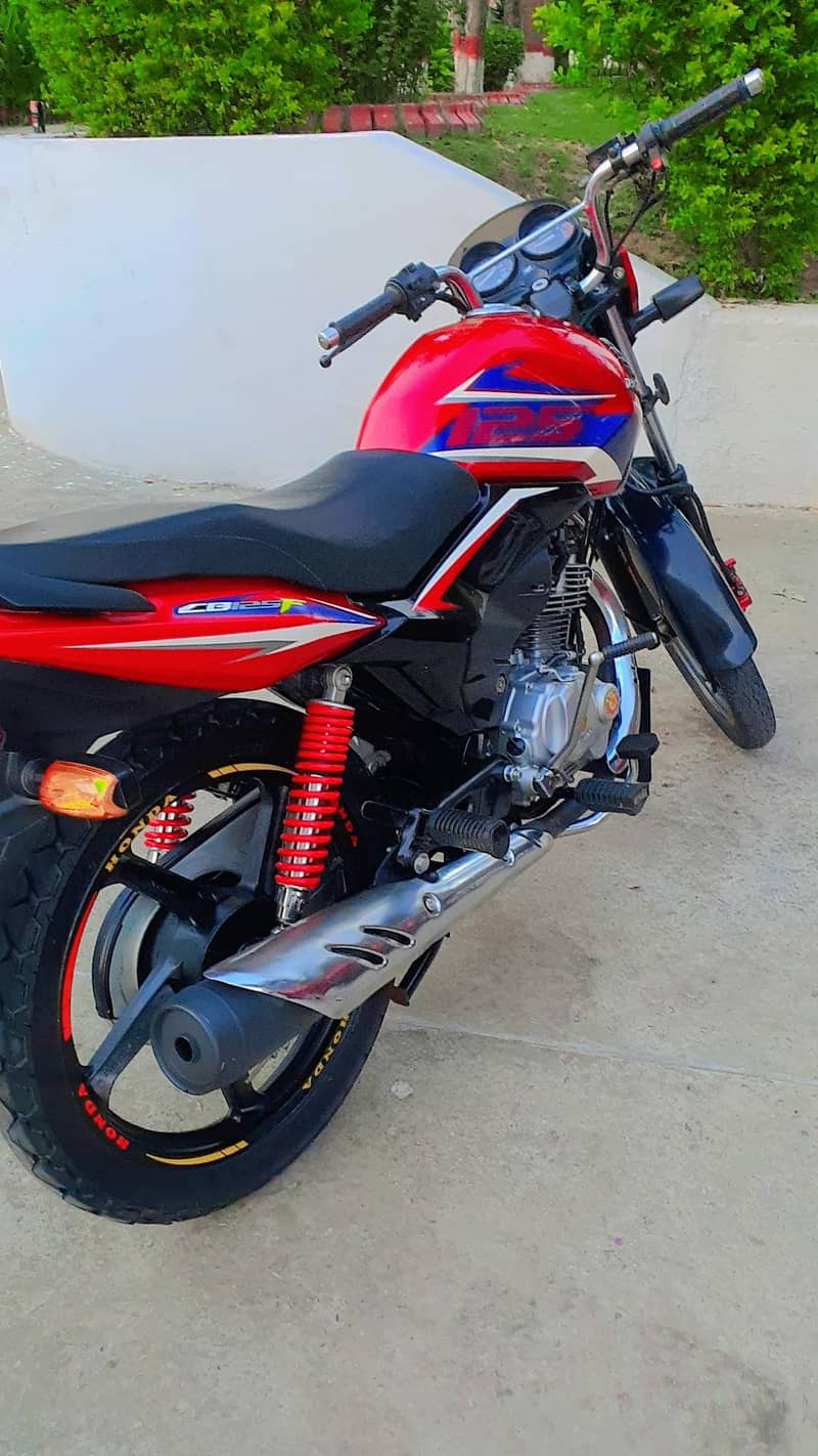 Honda cb125F 8