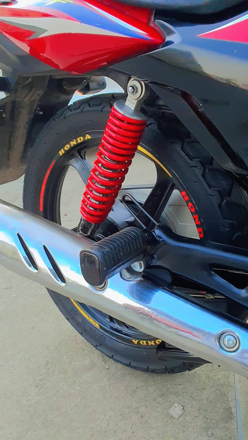 Honda cb125F 11