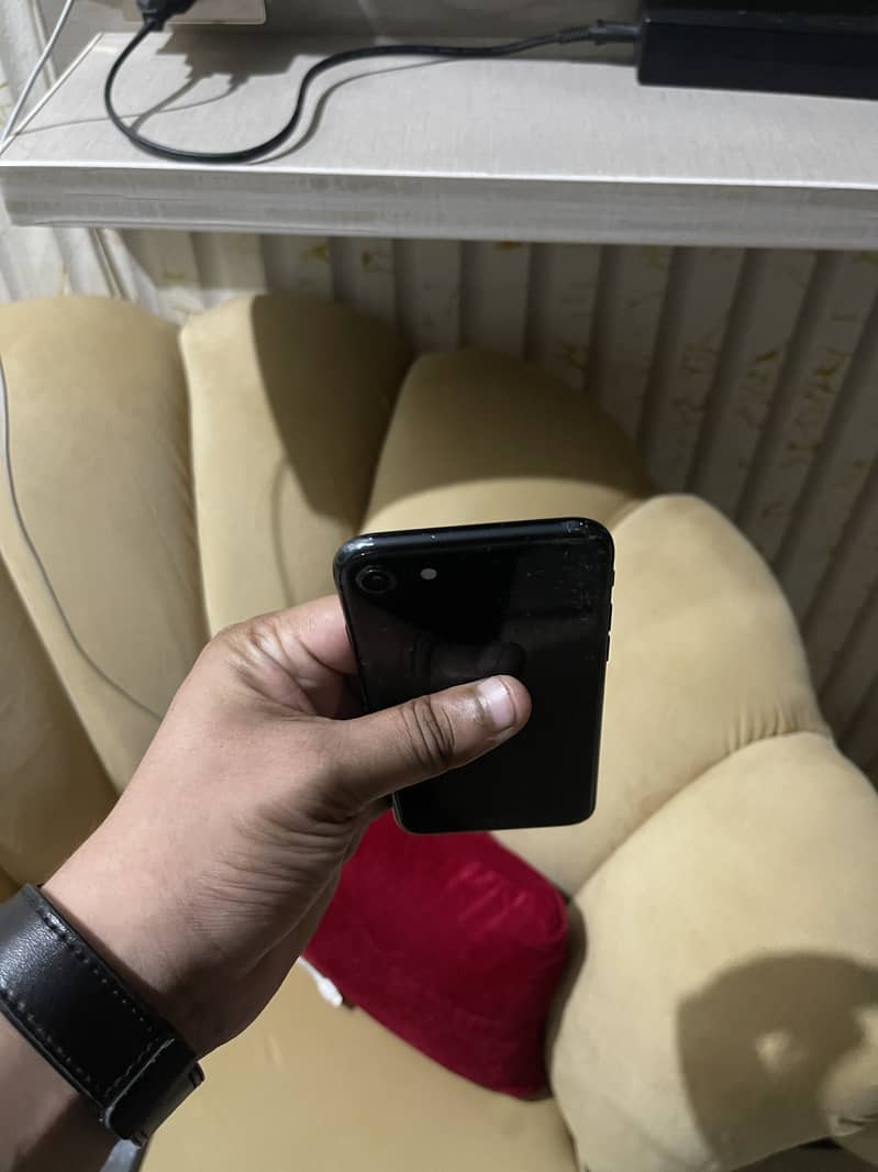 Apple iPhone SE PTA 2