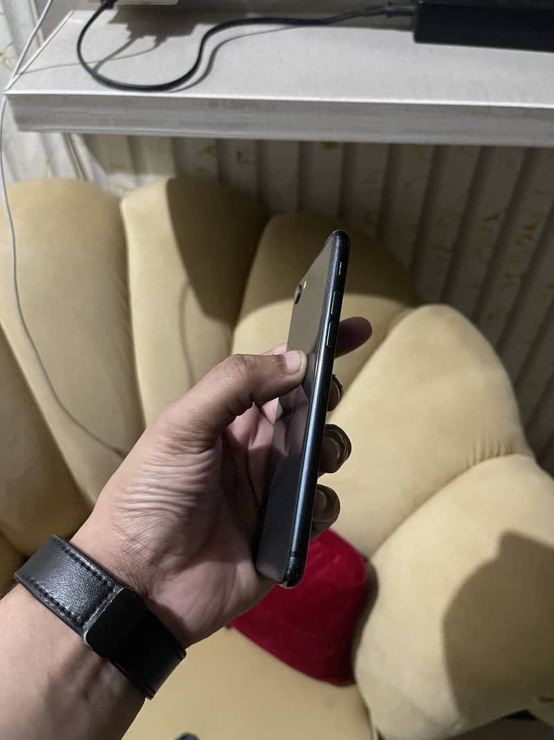 Apple iPhone SE PTA 4