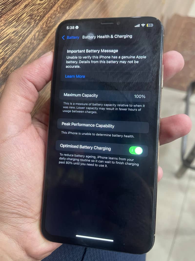 Apple iPhone XS Max 4