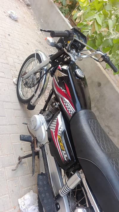 CG Honda 125 2024 Karachi number Karachi leter first owner cplc clear