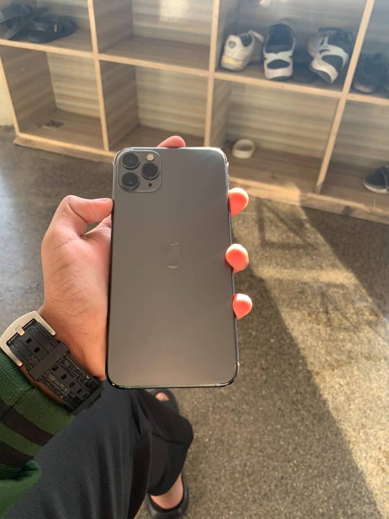 Apple iPhone 11 Pro Max 1
