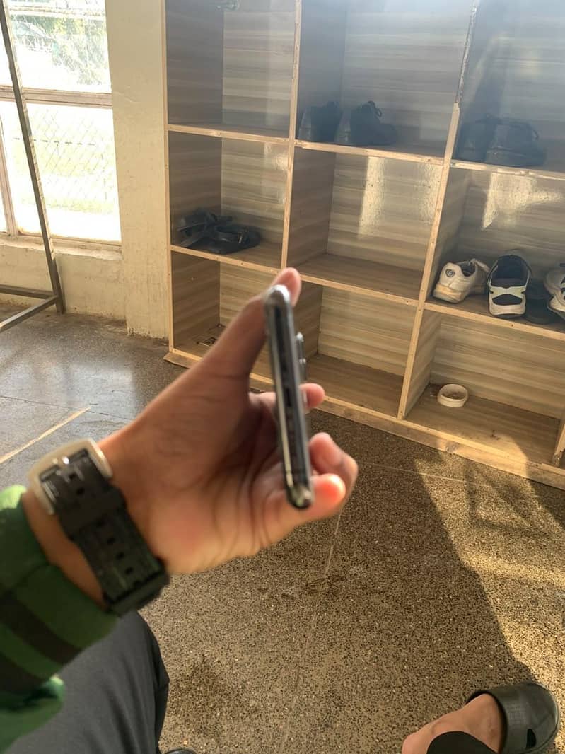 Apple iPhone 11 Pro Max 7
