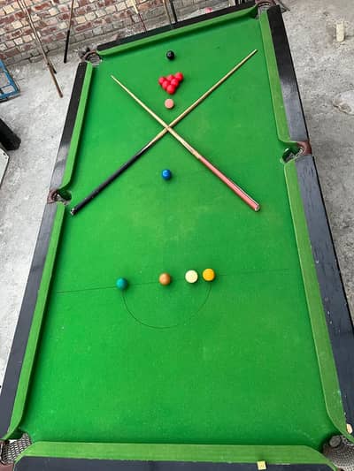 snooker table 4x8 feet complete set with balls and 2 sticks
