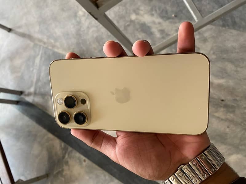 Apple iPhone 14 Pro Max 3
