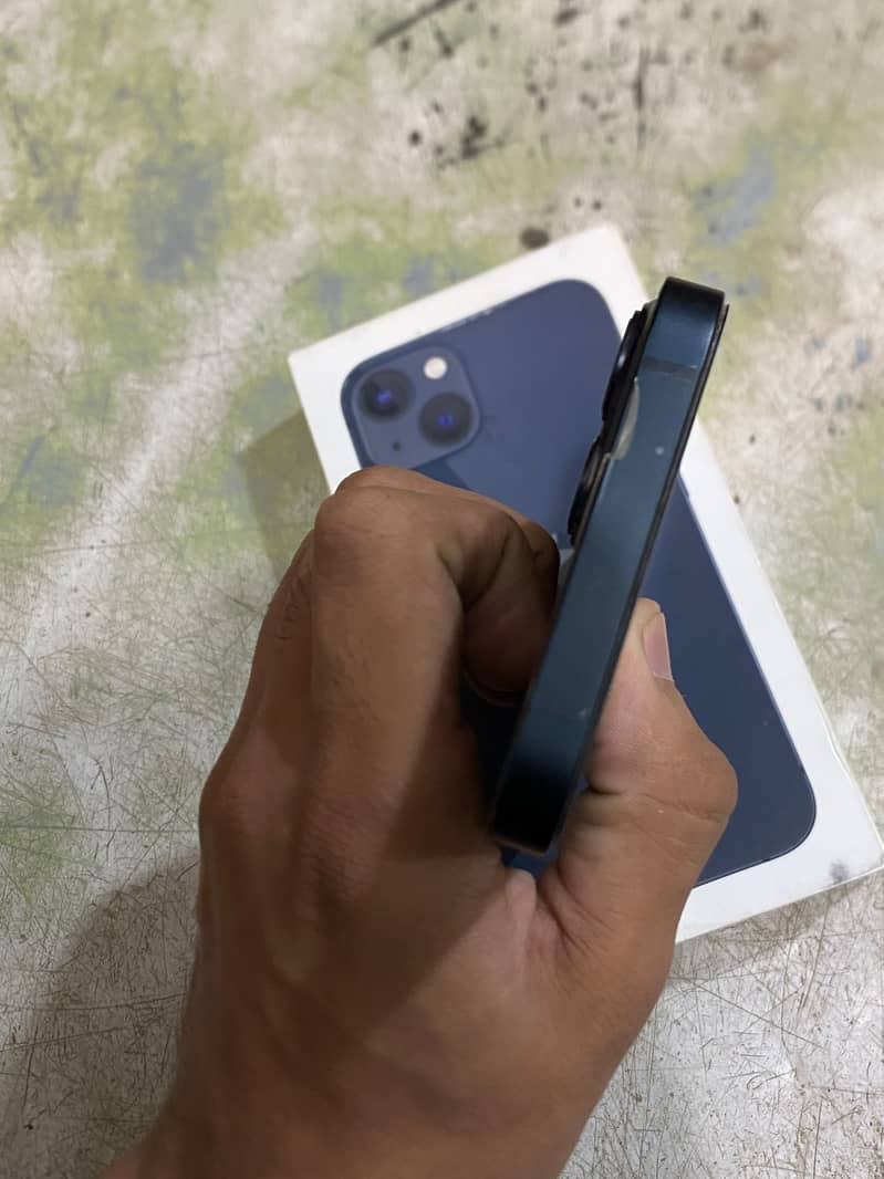 Apple iPhone 13 jv 3