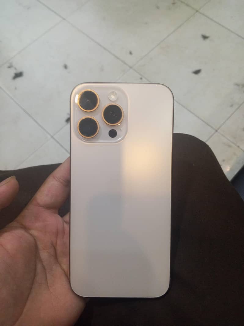 Apple iPhone 16 Pro Max 0