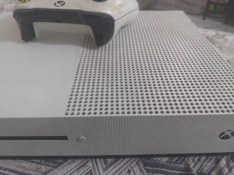 XBOX ONE S CLEAN 0