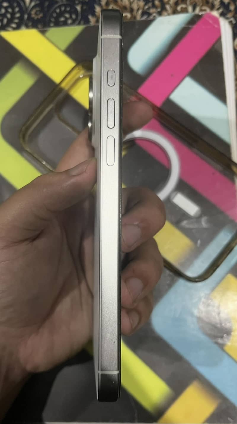 Apple iPhone 15 Pro Max 3
