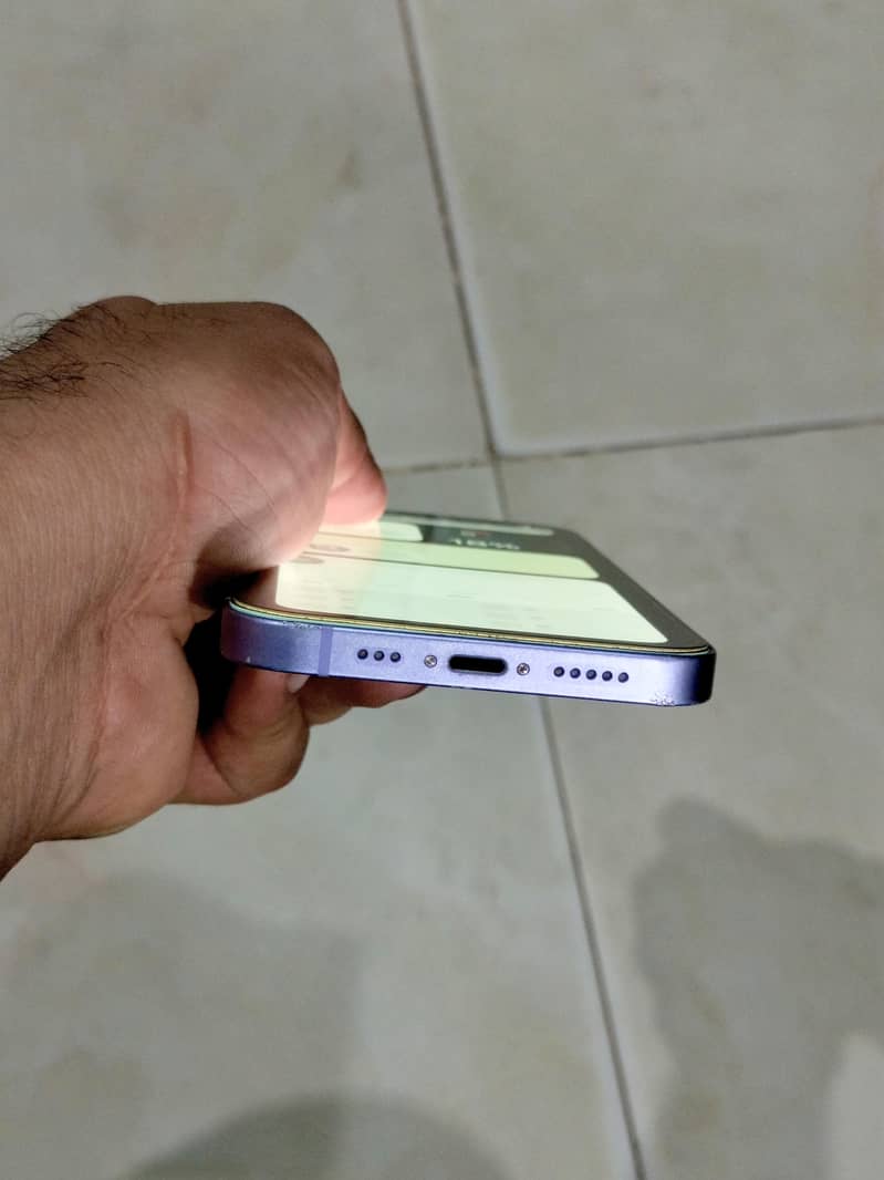 Apple iPhone 12 2