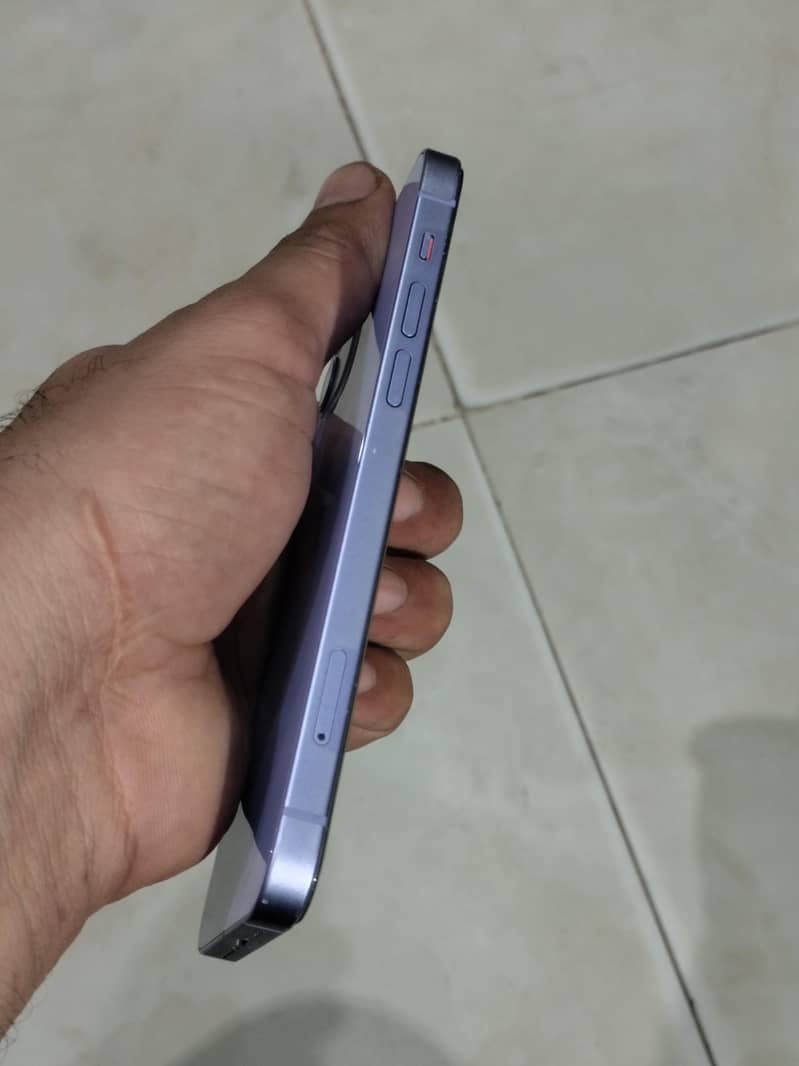 Apple iPhone 12 3