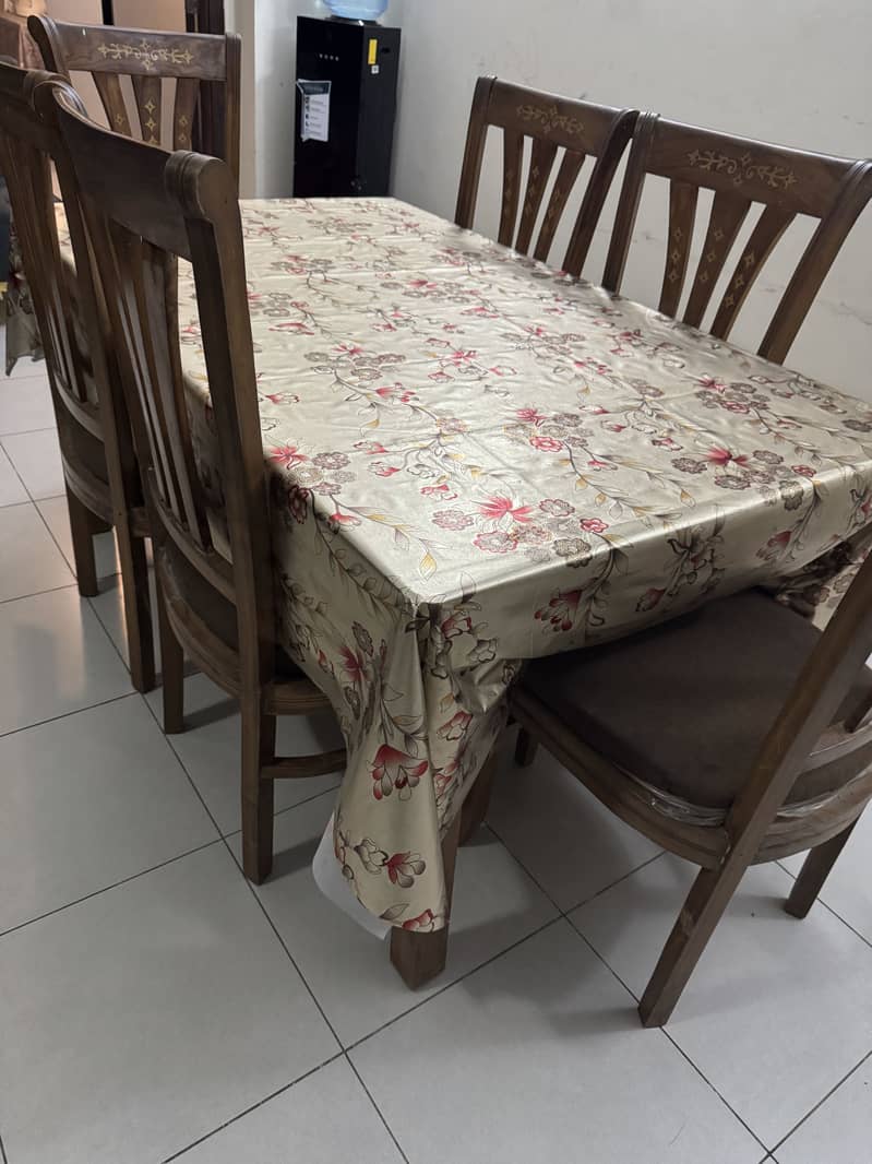 6 seater ding table 2