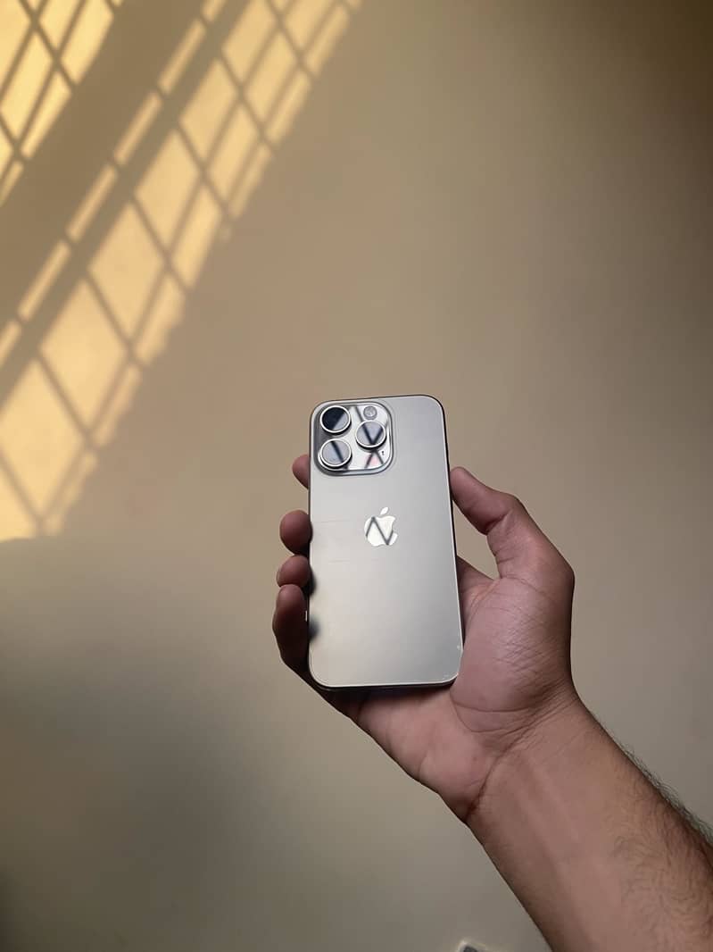 Apple iPhone 15 Pro 1