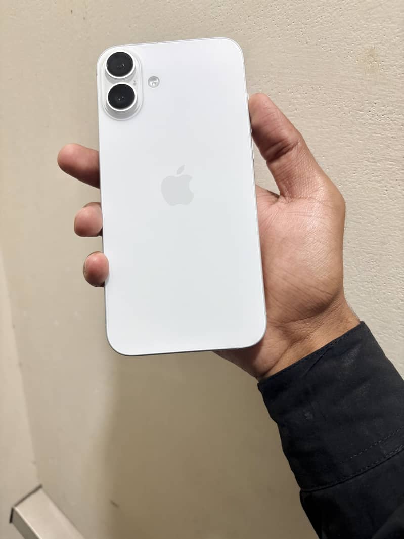Apple iPhone 16 Plus 1