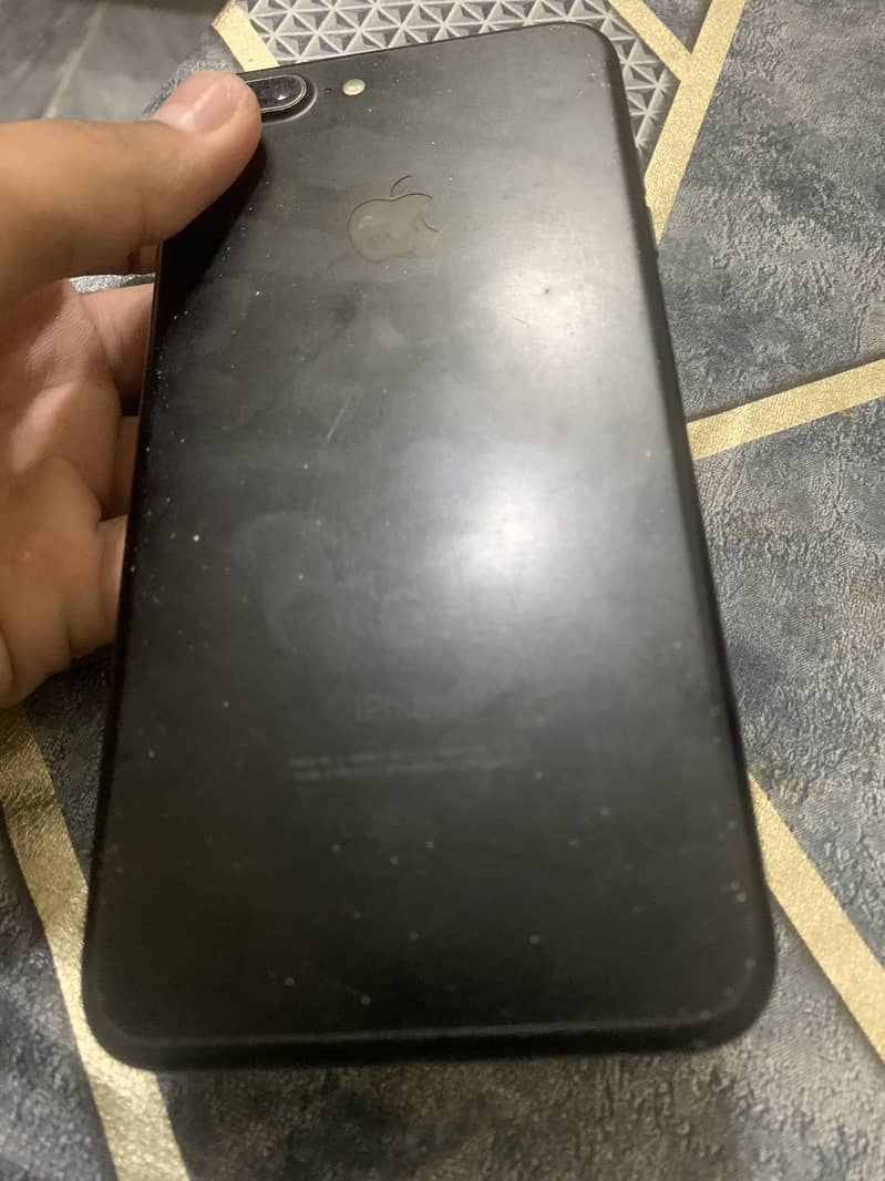 Apple iPhone 7 Plus 3