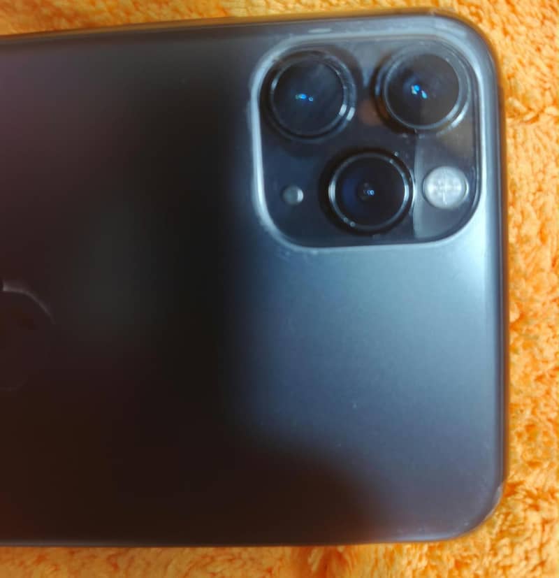 Apple iPhone 11 Pro Max 5
