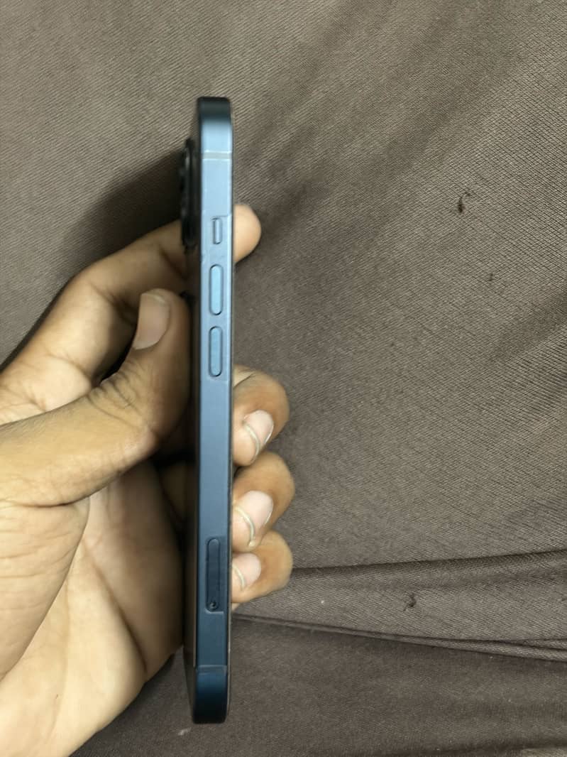 Apple iPhone 13 1