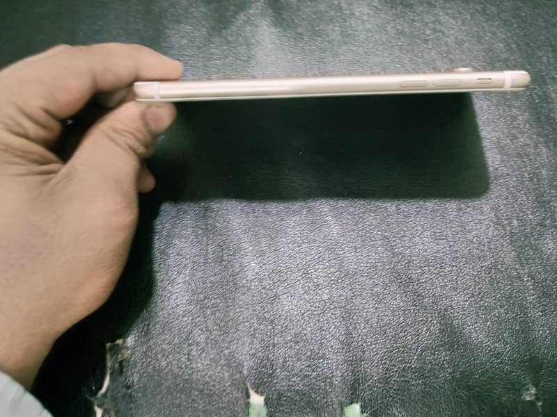 Apple iPhone 7 Plus 4