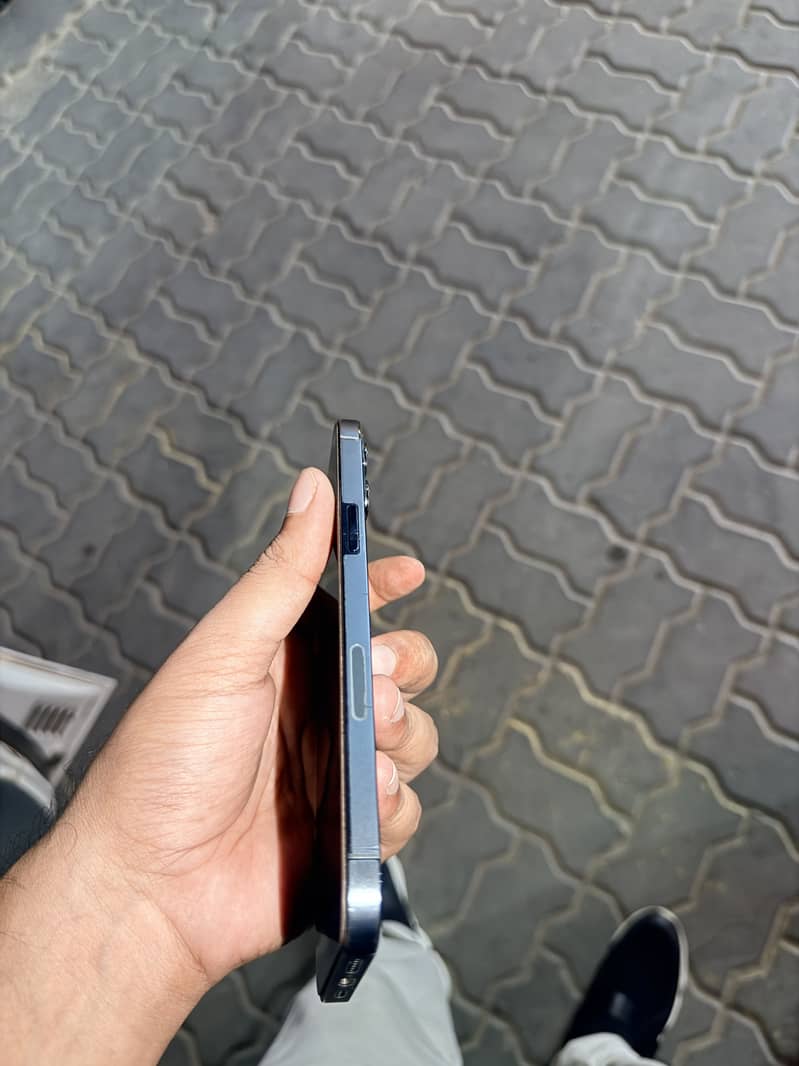 Apple iPhone 12 Pro Max 3