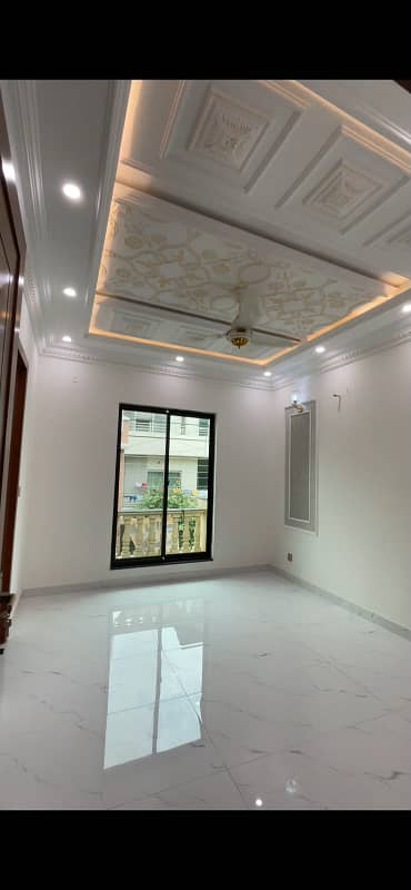 Prime Location 5 Marla New House For Sale
