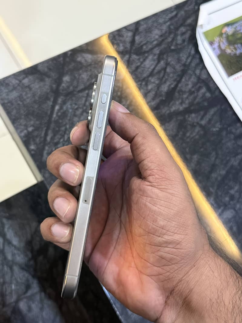 Apple iPhone 15 Pro Max 1