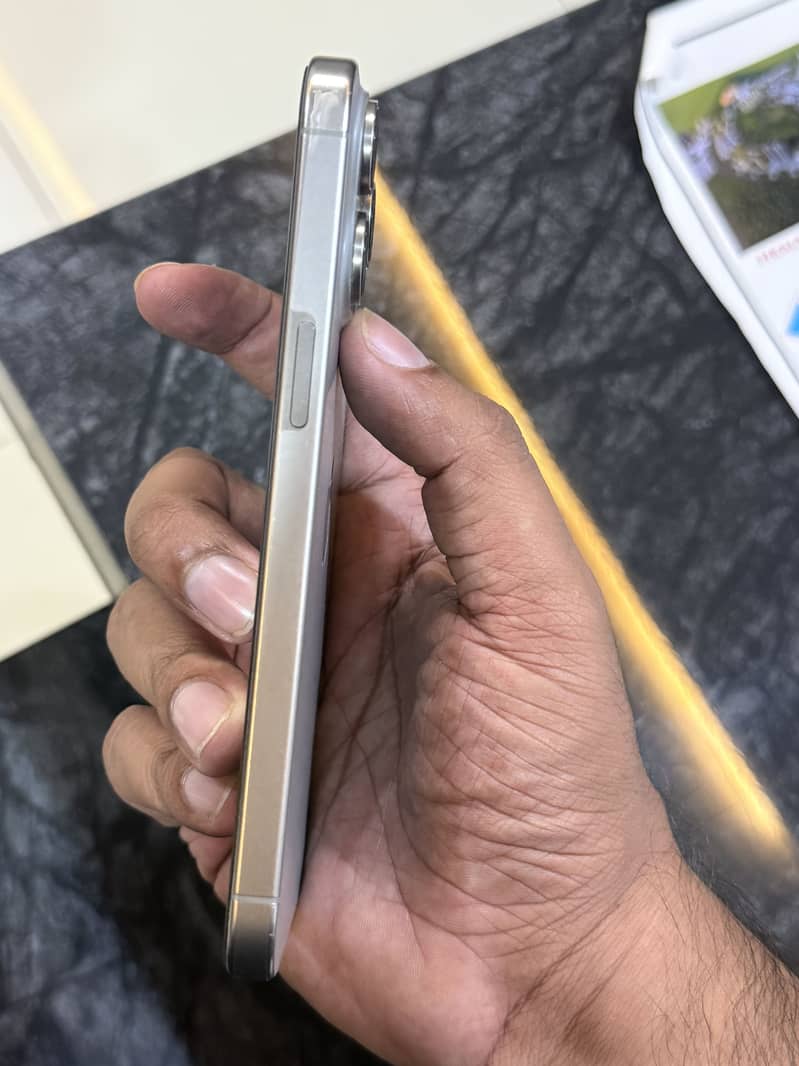 Apple iPhone 15 Pro Max 3