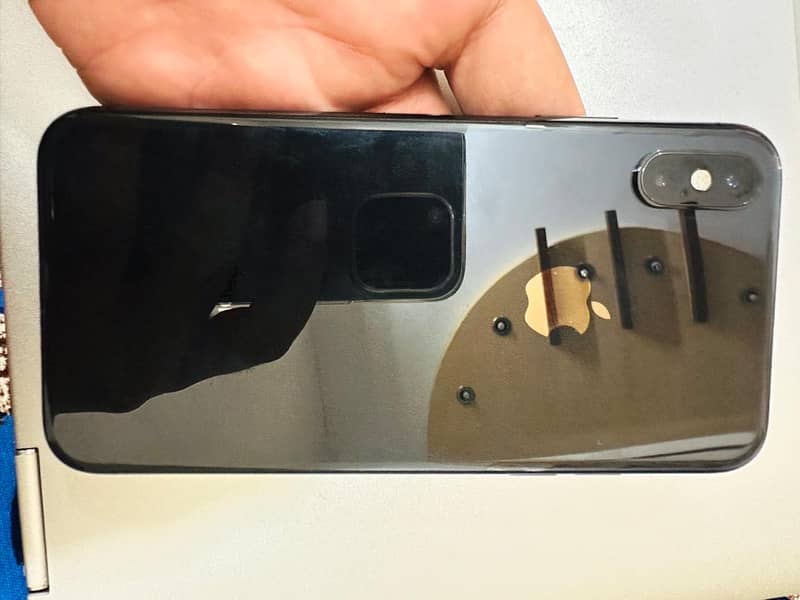 Apple iPhone XS 4