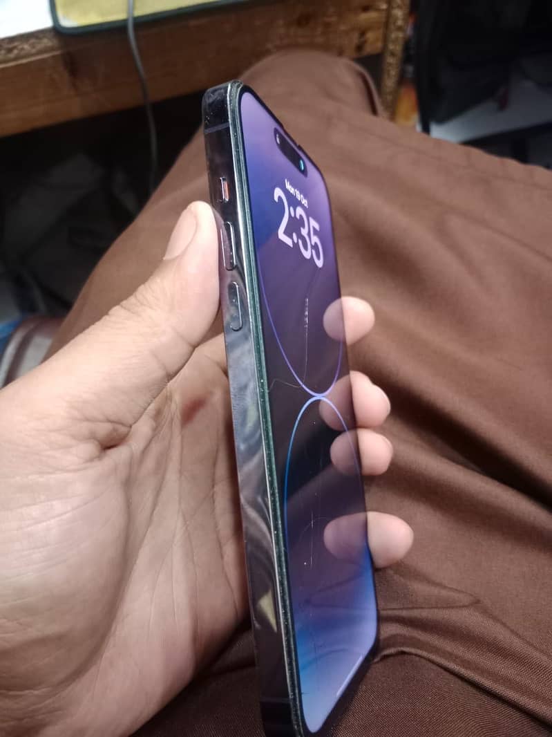Apple iPhone 14 Pro Max 1