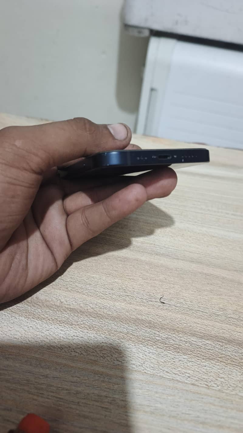 Apple iPhone 12 1