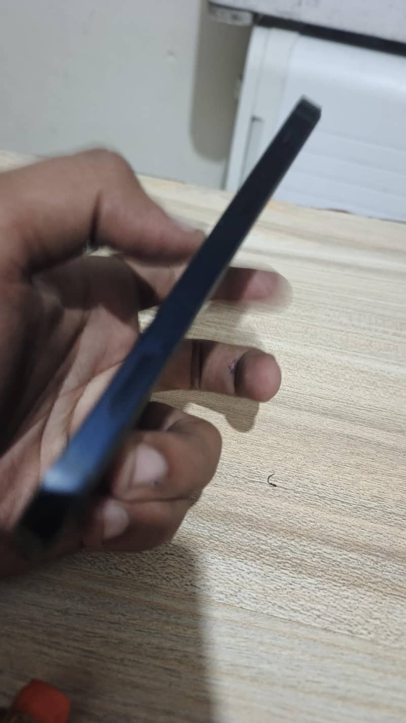 Apple iPhone 12 3