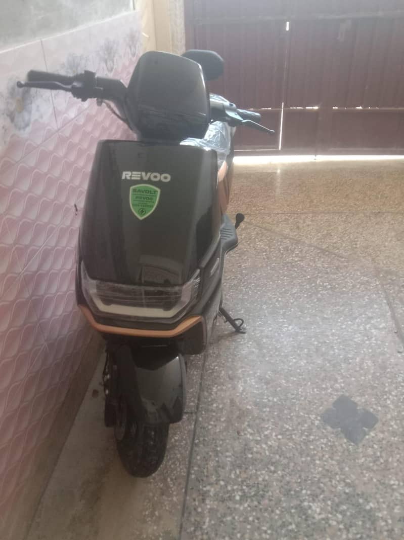 Revoo Scotee 2