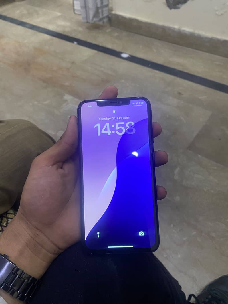 Apple iPhone XS Max 9