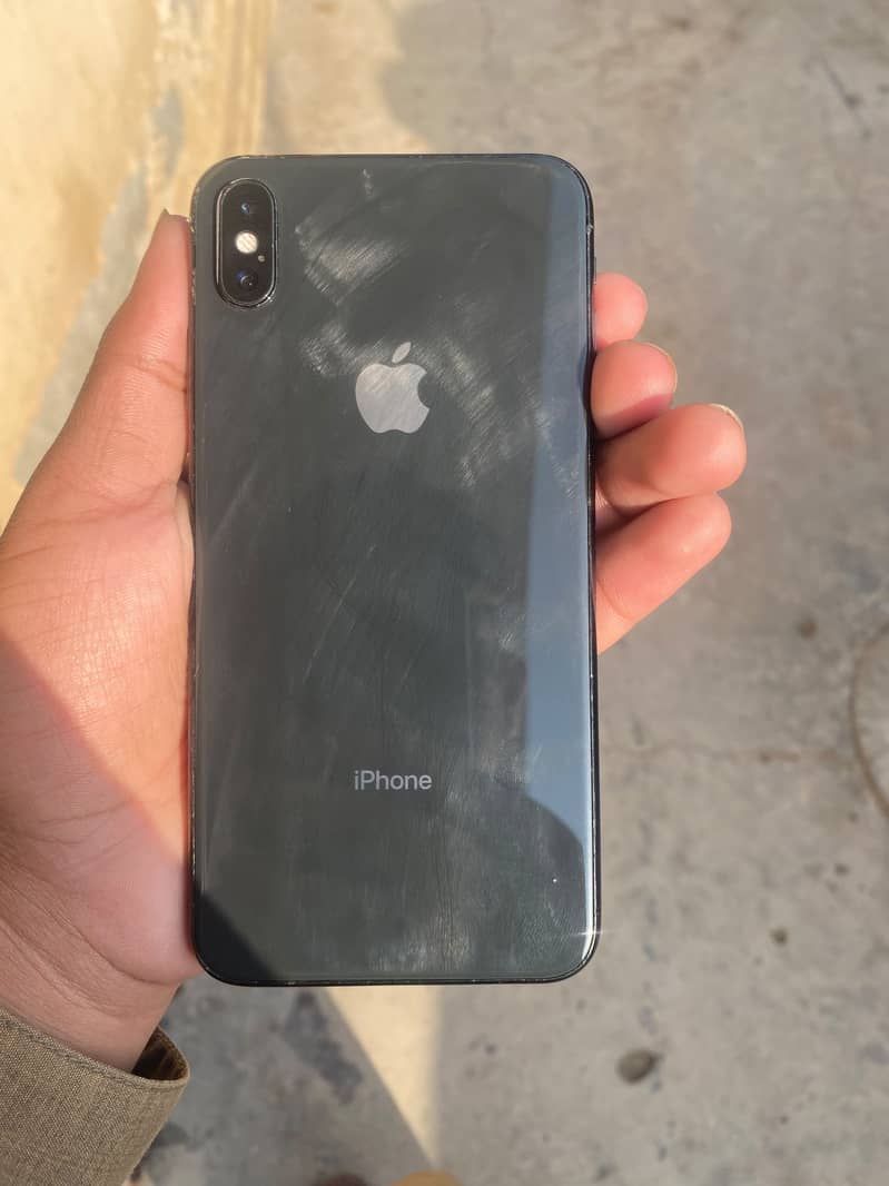 Apple iPhone XS Max 13