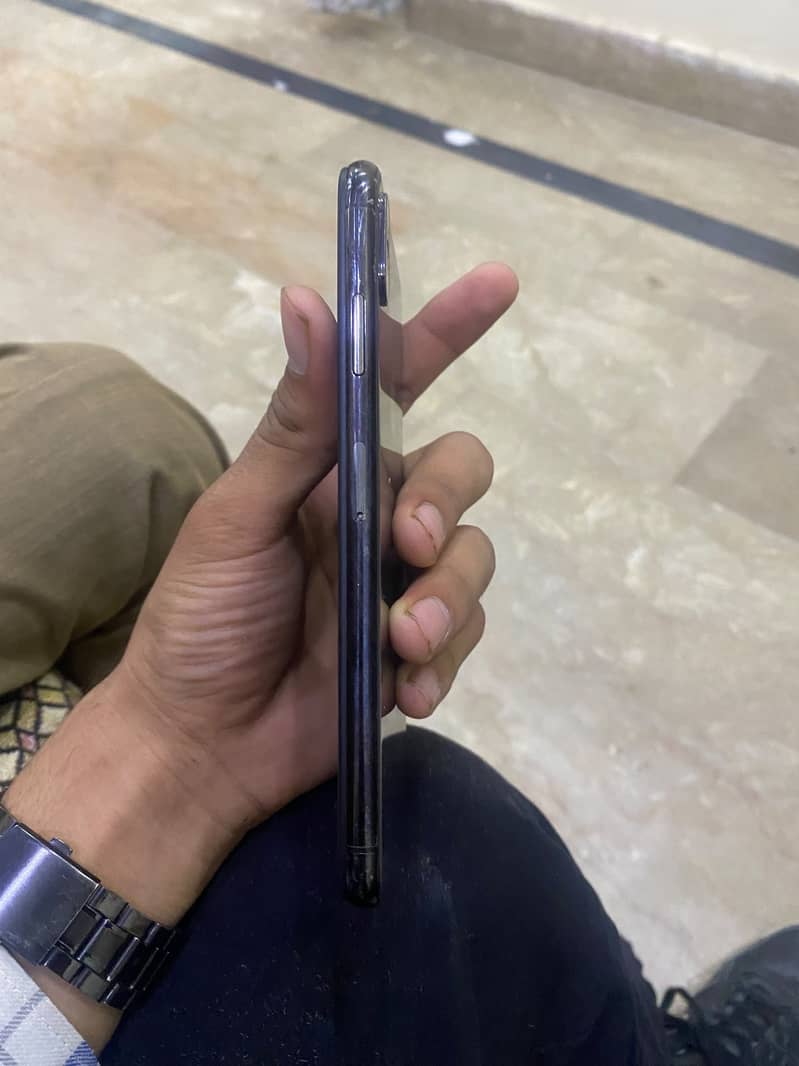 Apple iPhone XS Max 16