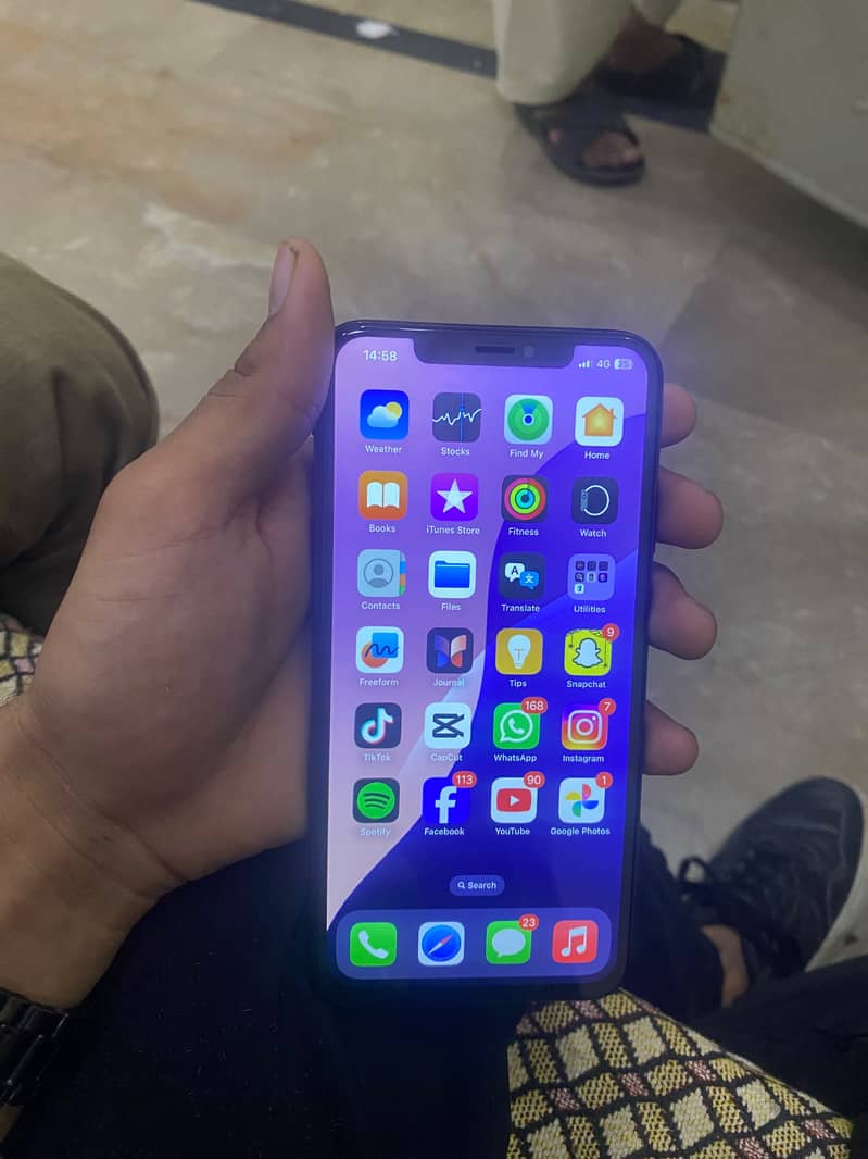 Apple iPhone XS Max 18
