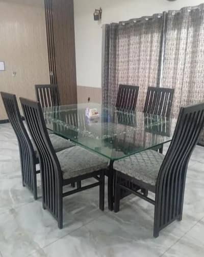 Dining table with 6 chair
