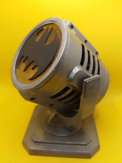 Official DC Batman Die-Cast Bat Signal Mini Replica / Light