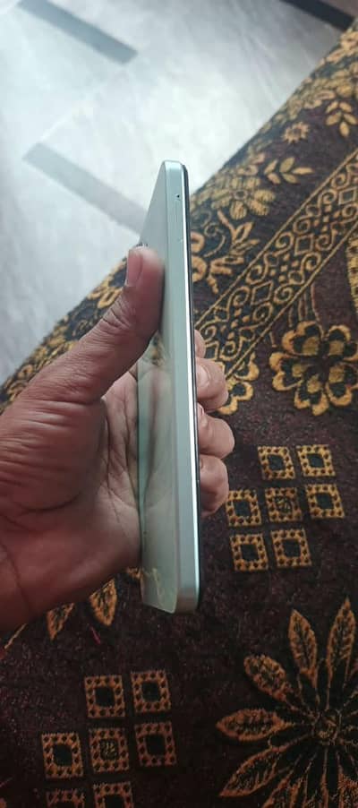 vivo phone 4/64  box pta approved