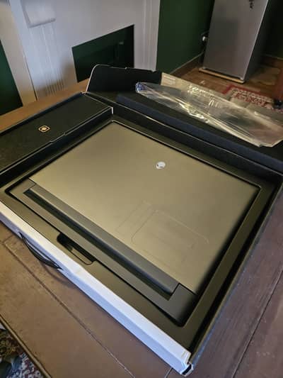 Alienware m18 r2 RTX 4080 i9 14th gen