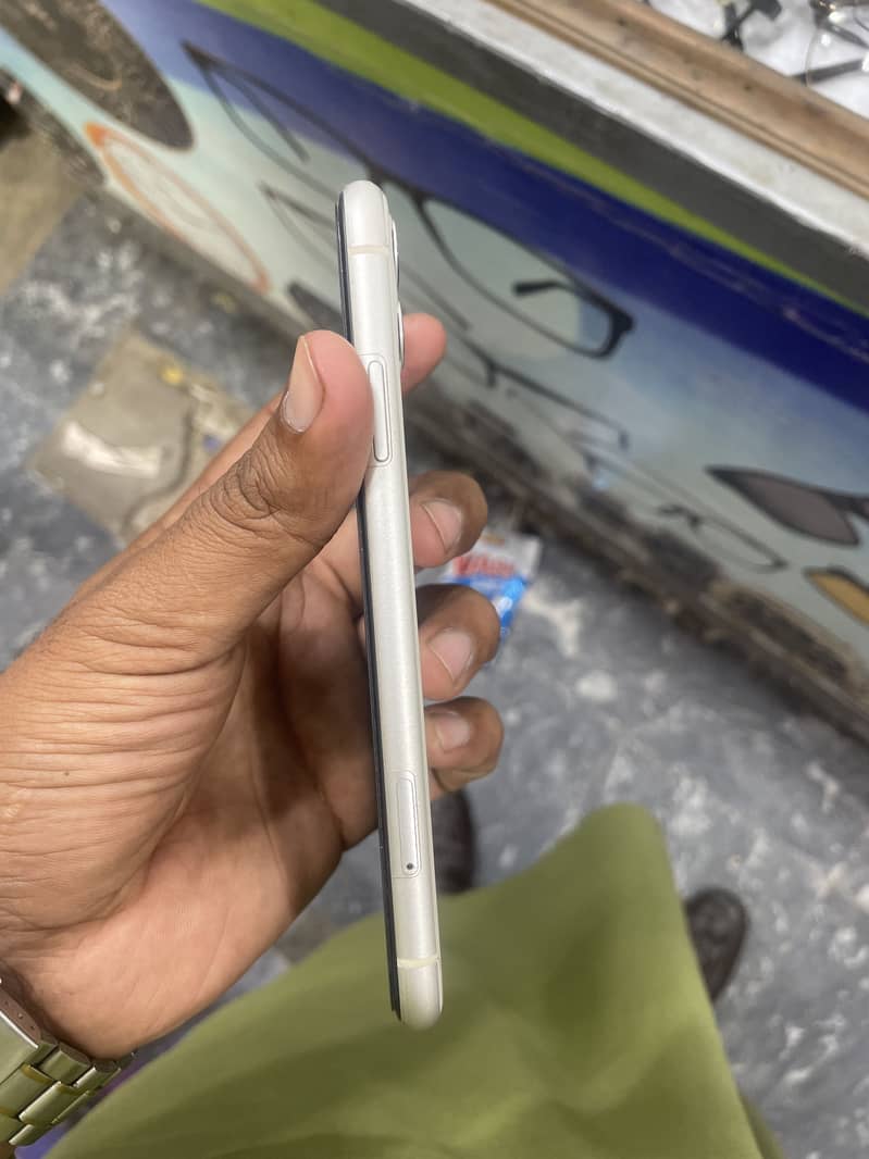 Apple iPhone 11 2